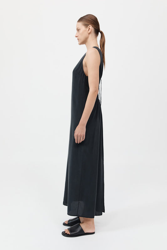 Drawstring Silk Dress 背面設計真絲洋裝 - 黑色